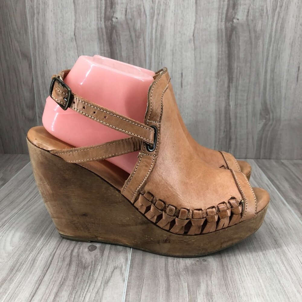 Very Volatile Tan Woven Leather Wedges Hippie
